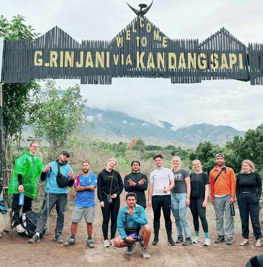 A shared trekking group at the Rinjani park gate before the climb